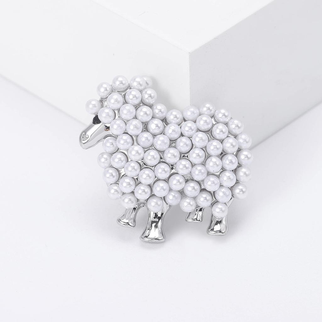 Popular Pearl Sheep Brooches for Women Unisex Rhinestone Animal Pins Event Funny Luxury Gifts New Year Friends Decoration