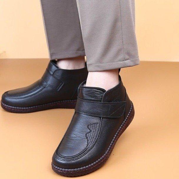 Soft Sole Comfortable Velvet Cotton Shoes Lightweight Warm Leather Boots Winter Short Boots