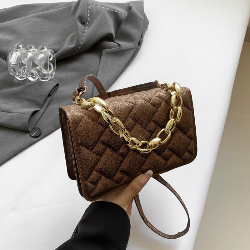 

Trendy Summer 2024 Fashionable Minimalist Black Crossbody Bag With Stylish Design коричневий