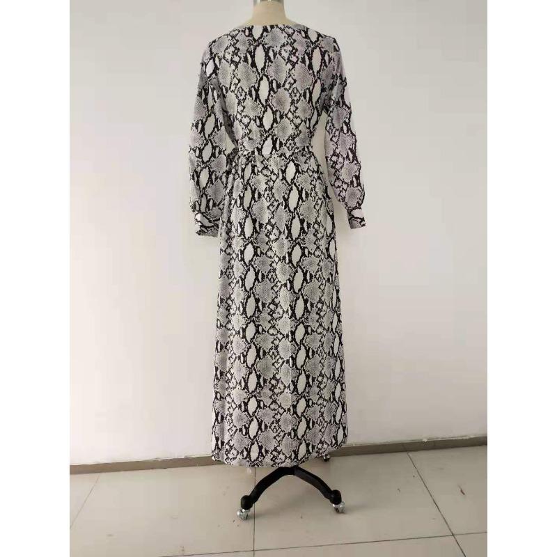 Women's Boho V-neck Vintage Positioning Floral Long-sleeved Dress with Large Swing