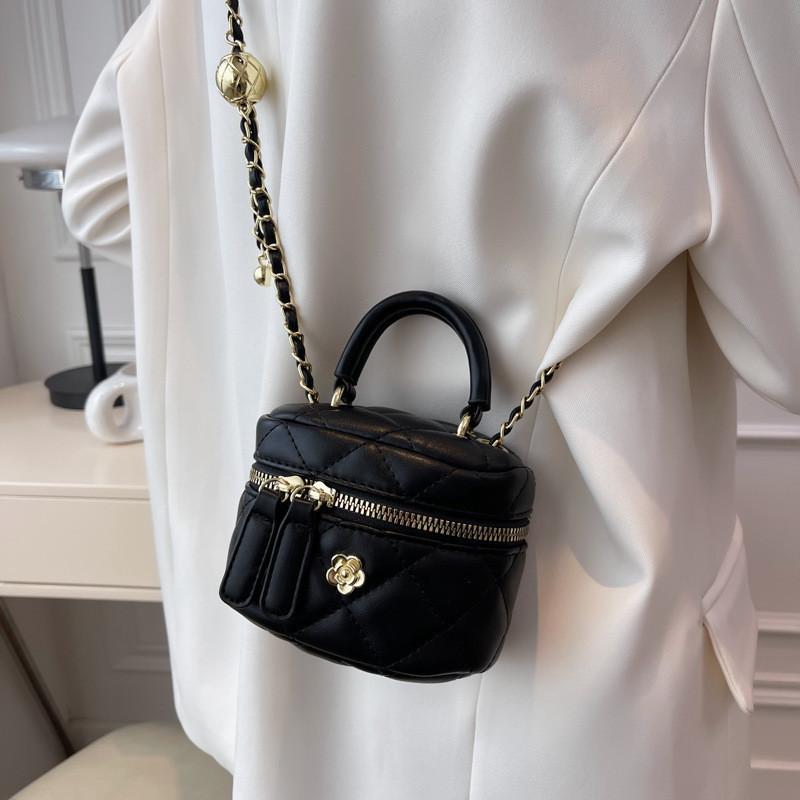 Schicke Diamantgitter-Ketten-Handtasche 2024 Neuer Stil Beliebt in diesem Jahr Hochwertige Textur Urbaner Minimalist