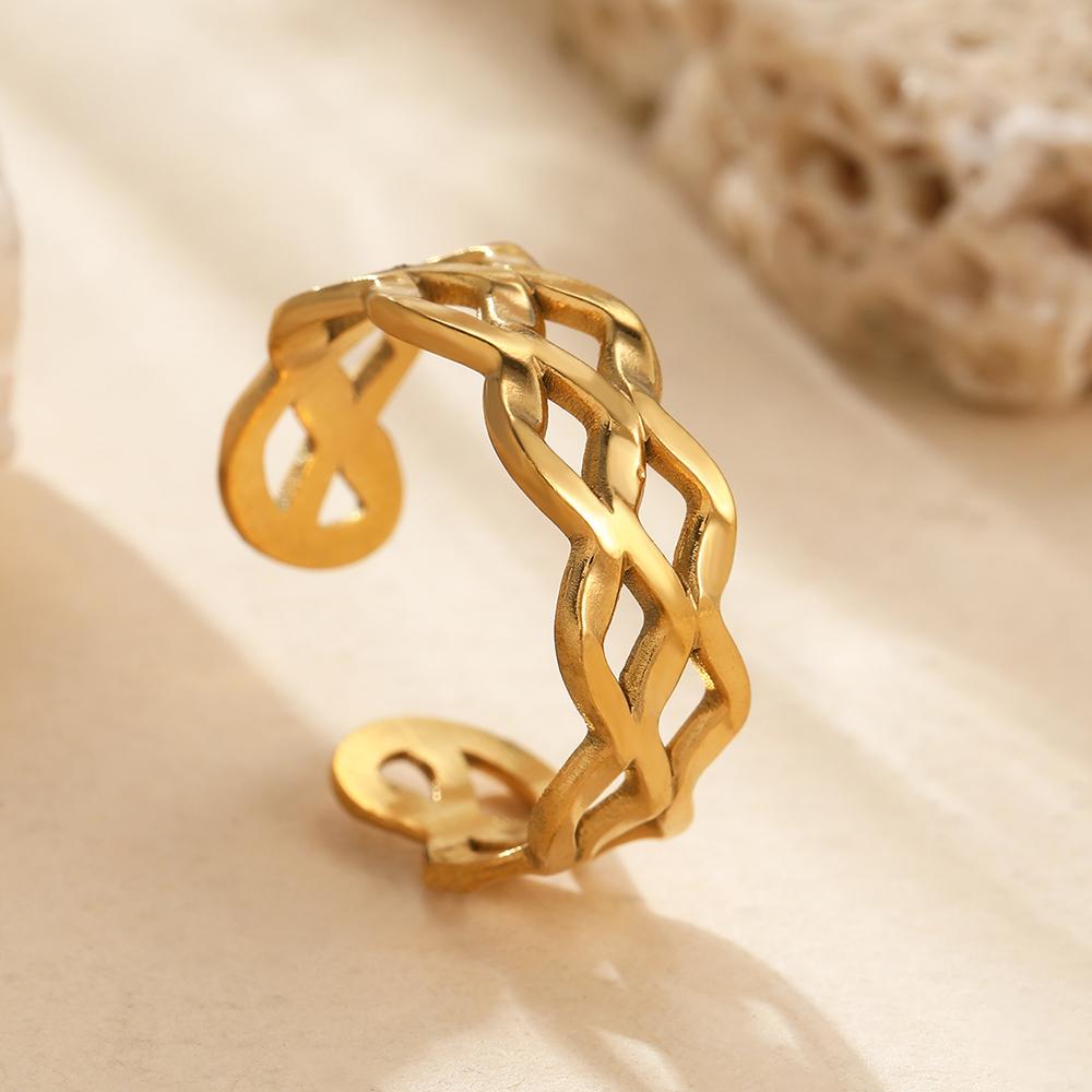 

Stainless Steel Ring Vintage Classic Hollow Design Minimalist Tiny Ring For Women Zircon Banquet Popular Fashion Noble Gifts