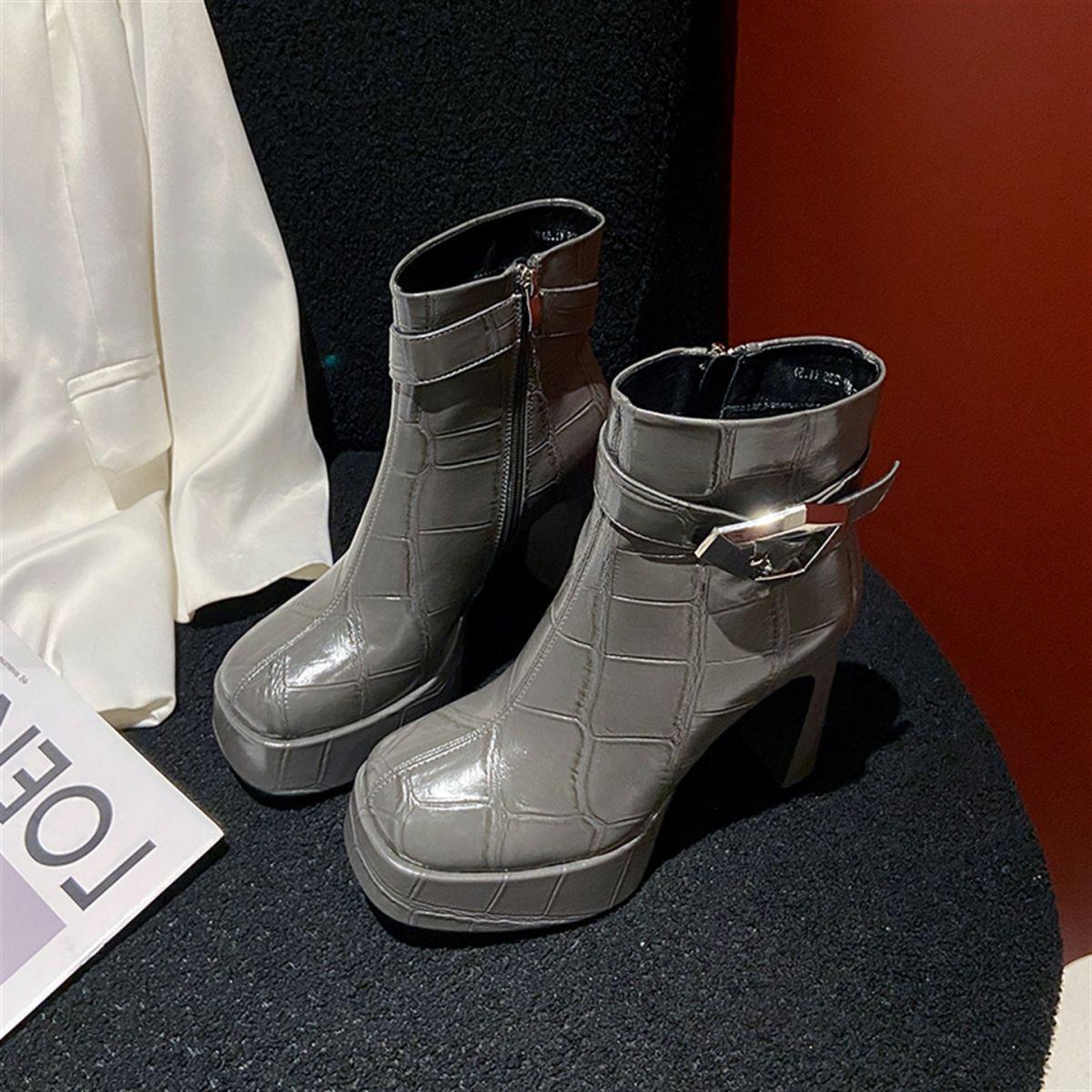 

Облегающие ботинки осень и зима женские ботинки Мартин толстый каблук маленький 2025 новая мода водонепроницаемые платформа высокий каблук не устают ноги короткие ботинки 39