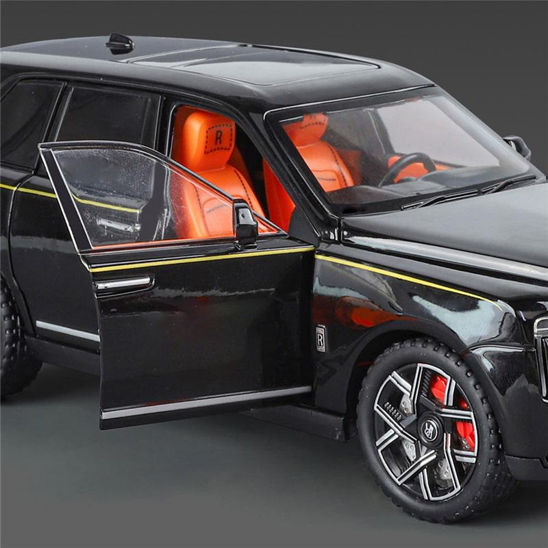 1/24 2025 Rolls Royce Cullinan SUV Alloy Luxury Car Model Diecasts Metal Car Vehicles Model Sound Light Simulation Kids Toy Gift