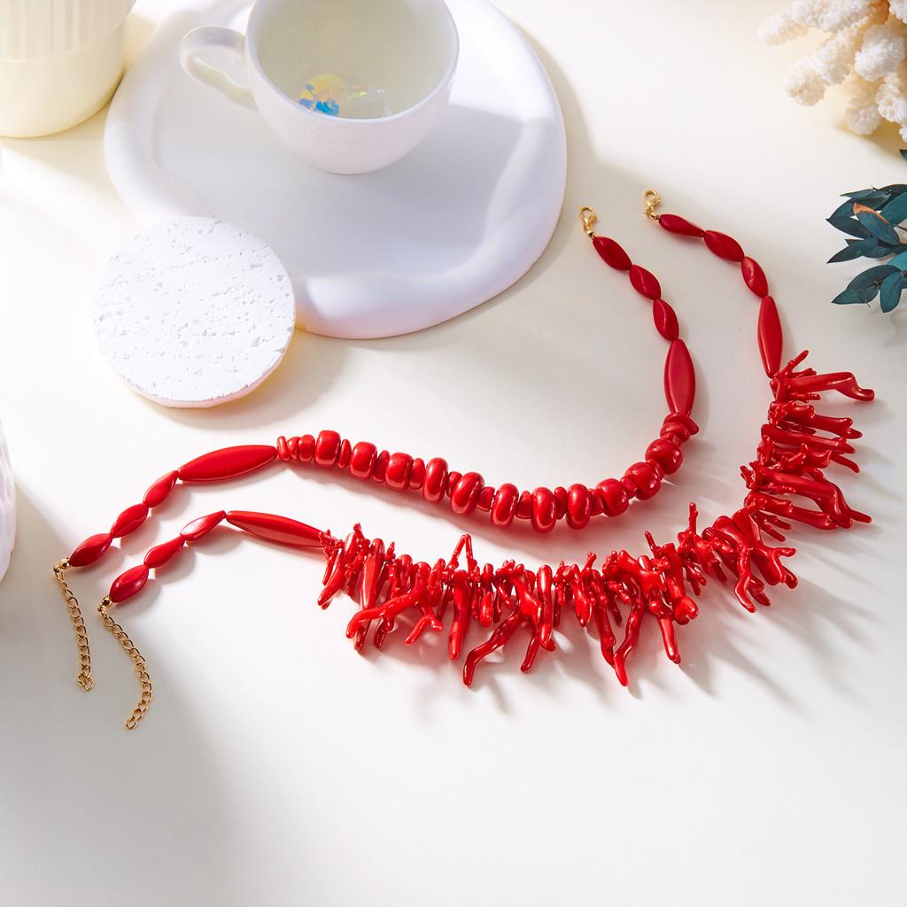 Women Resin Coral Necklace With Electroplated Geometric Design