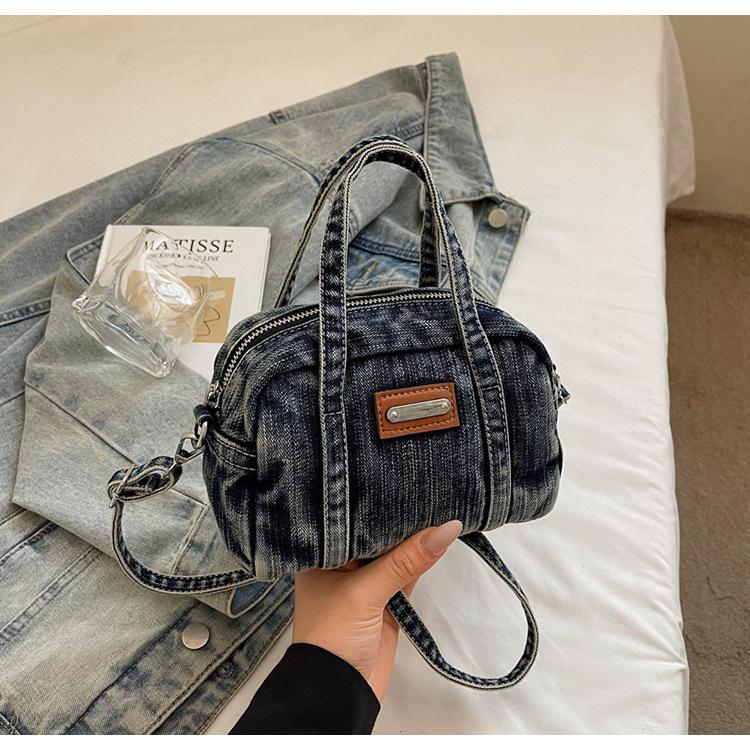 

2025 foreign style handbag women s new niche design trend shoulder messenger bag fashion casual denim bag джинсовий синього кольору