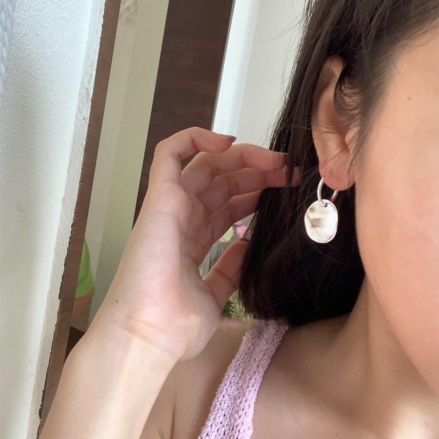 Niche Design Pleated Disc Earrings: Simple, Fashionable, Trendy Round Studs for Women