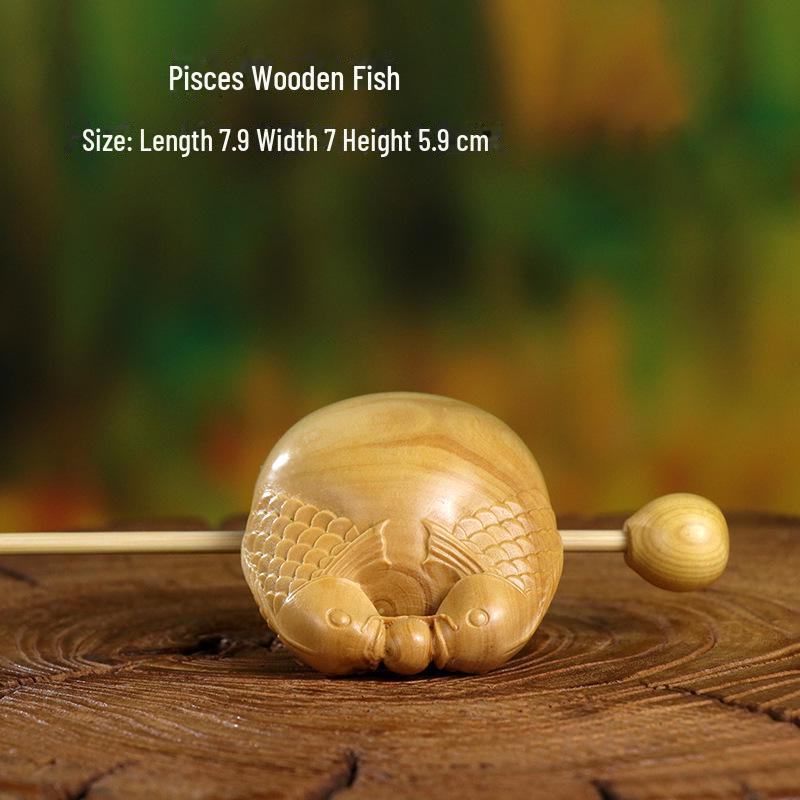Portable Boxwood Percussion Meditation Instrument: Mini Wooden Fish Carving, Perfect as a Gift or Decorative Ornament.