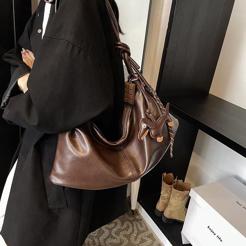 IELGY Soft Leather Retro Large-Capacity Bag Autumn Winter All-Match Commuter Cross-Body Dumpling Bag