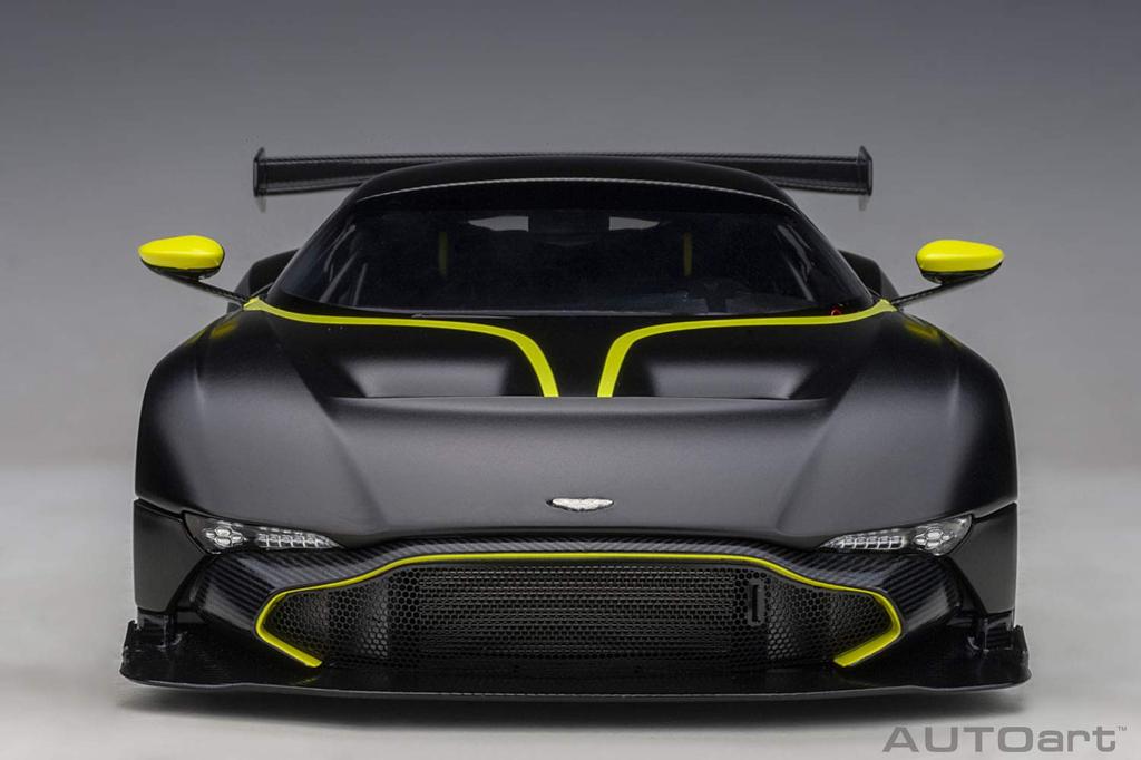 AUTOart Aston Martin Vulcan Matte Green Stripes Finished Product 1/18 Black/Lime