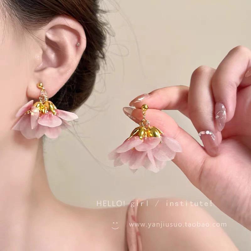 

2025 High-End Silver Flower Earrings - Spring & Summer Collection for Women
