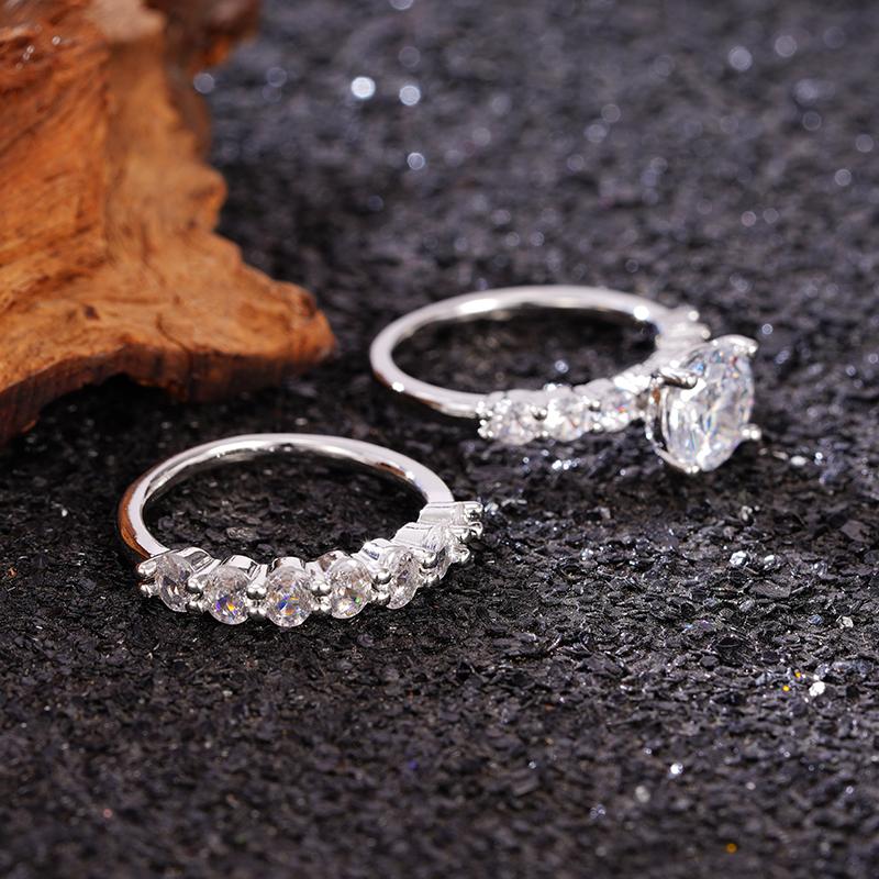 Huitan AA Round Cubic Zirconia 2Pcs Set Rings for Women Luxury Silver Color Wedding Accessories Modern Able Jewelry