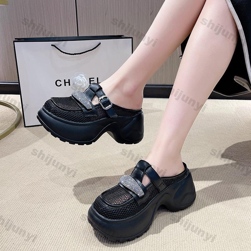 Fashion Thick Soled Casual Sandals Women's Summer 2025 Fashion Breathable Slope Heel Slippers Comfortable Buckle Design Half Drag Shoes