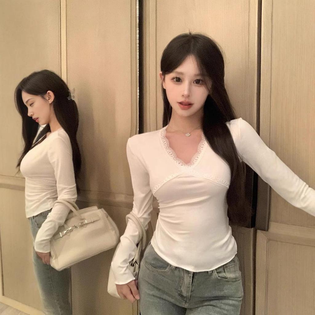 Women's Spring & Autumn Lace Trim V-Neck Slimming Shirt: Elegant & Chic