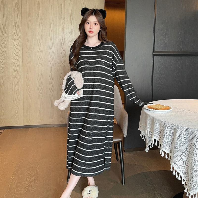 Women's Yarn-Dyed Stripe Cashmere Pajamas - Long-Sleeved Loose Nightdress for Autumn/Winter