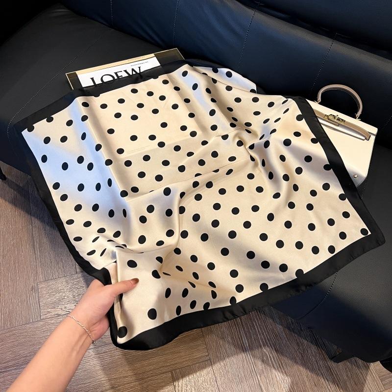 New silk scarf women's fashion versatile high-end small square scarf Korean version neck protection scarf spring and autumn retro scarf binding bag