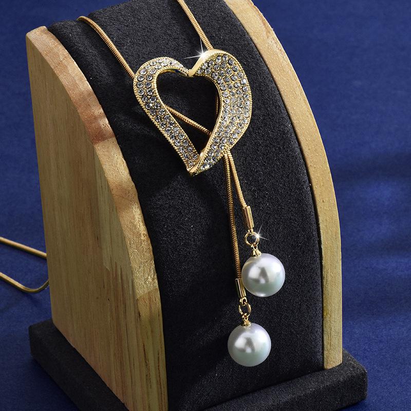 

Contemporary Shaped Heart Pendant Necklace For Women With Dazzling 18k Accents Zircon Double Pearl Gold