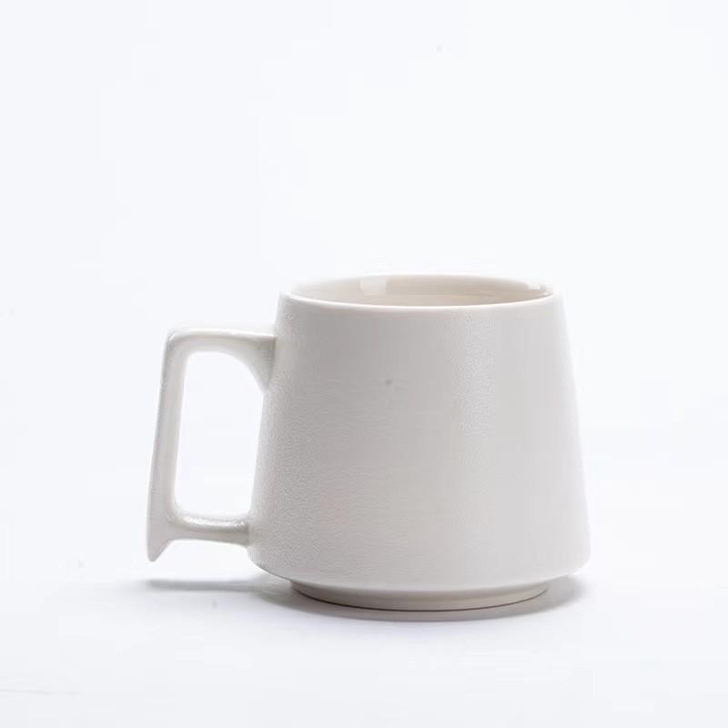 Hochwertiger matter Keramikbecher - Kaffeetasse mit großem Fassungsvermögen für Zuhause oder Büro, Option für individuelles Logo