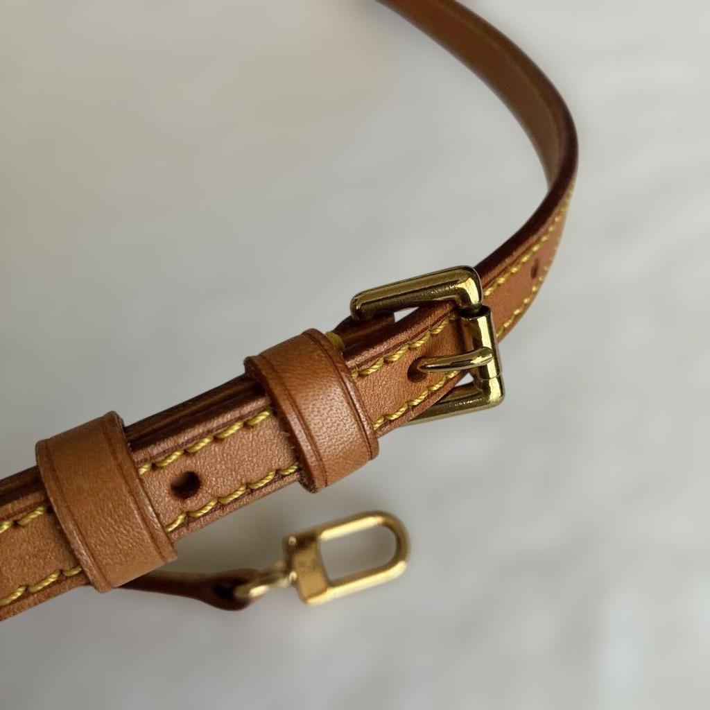Used Excellent Condition LOUIS VUITTON Leather Strap
