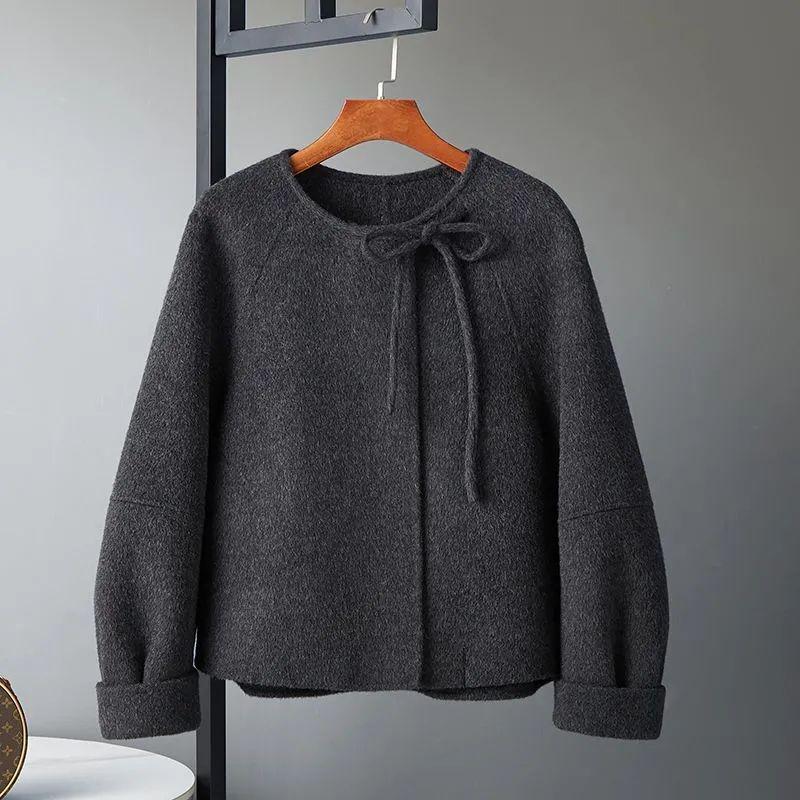 

2026 Autumn/Winter Hepburn-Style Women’s Short Wool Coat: Double-Sided, Solid Color, Versatile, Small & Petite Fit L 107-117 lbs сірий колір