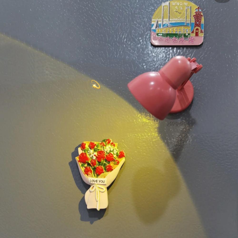 5pcs Bouquet Refrigerator Sticker Magnetic 3D Three-dimensional Resin Bouquet Cute Refrigerator Decoration with Mini Desk Lamp