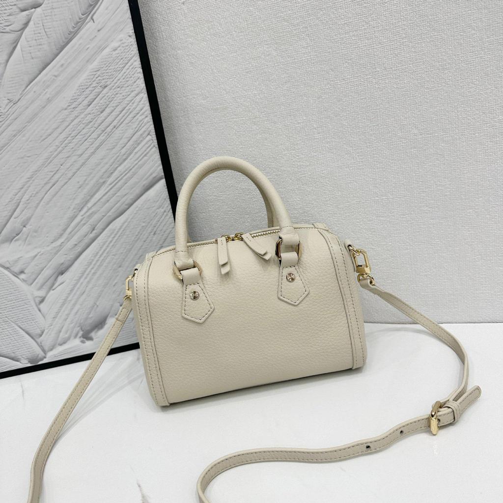 Autumn & Winter Luxury Leather Crossbody Bags: Stylish, Versatile, and High-End Shoulder Handbags for Women.