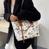Premium light luxury tote bag large capacity  fresh and sweet printed shoulder bag fashionable versatile handbag bag