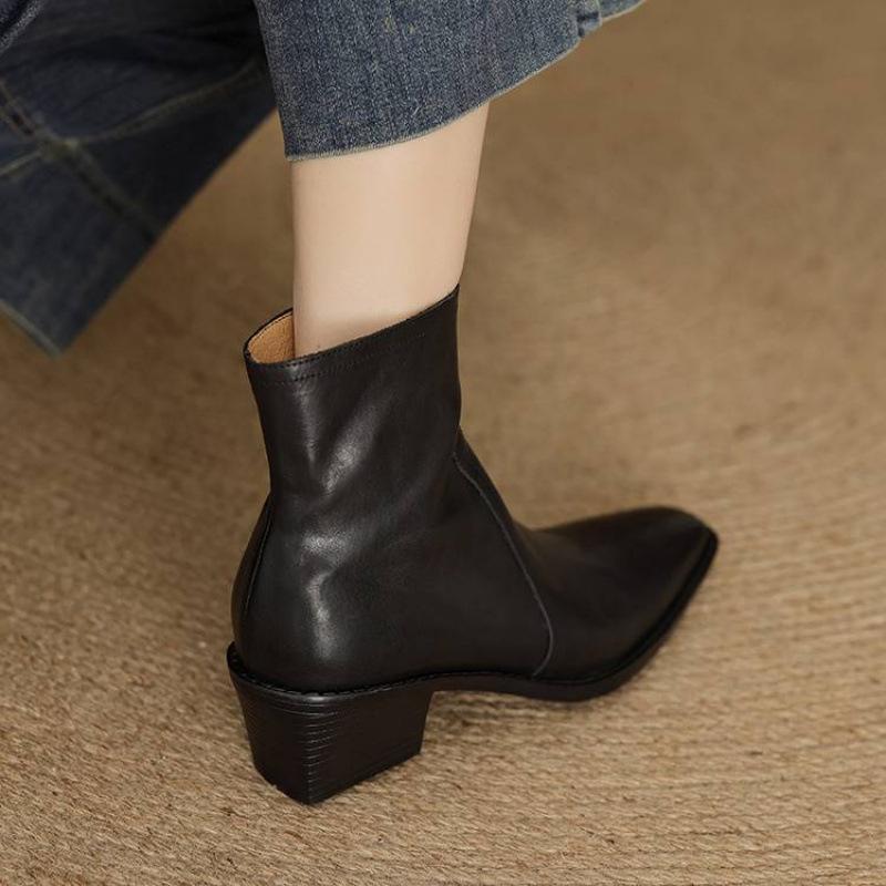 New Women's Leather Knight Boots Versatile Medium Heel Large Size Women's Boots Square Heel Pointed Rubber Soft Sole Cowhide Medium Boots