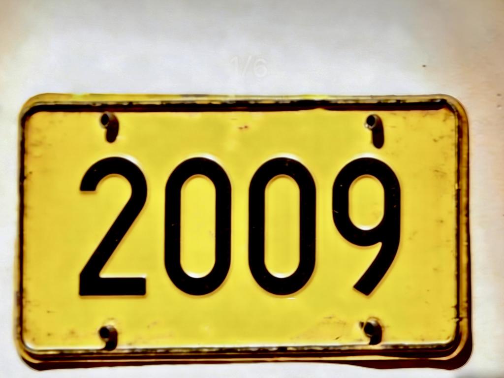 Vintage s Year Number Retro Yellow License Plate Pattern Aluminum Metal Painting High Definition Clear Print Bend Resistant