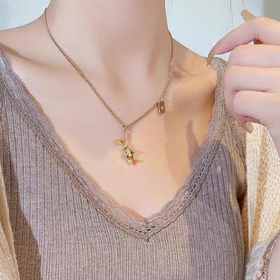 Collana in acciaio al titanio femminile versatile catena clavicola con cucitura 18K