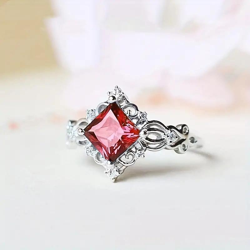Princess-cut, Ocean-blue Simulated Gemstone Ring for the Index Finger Diamond-set Rhombus-shaped Cubic Zirconia Elegant and Refined Index Finger Ring