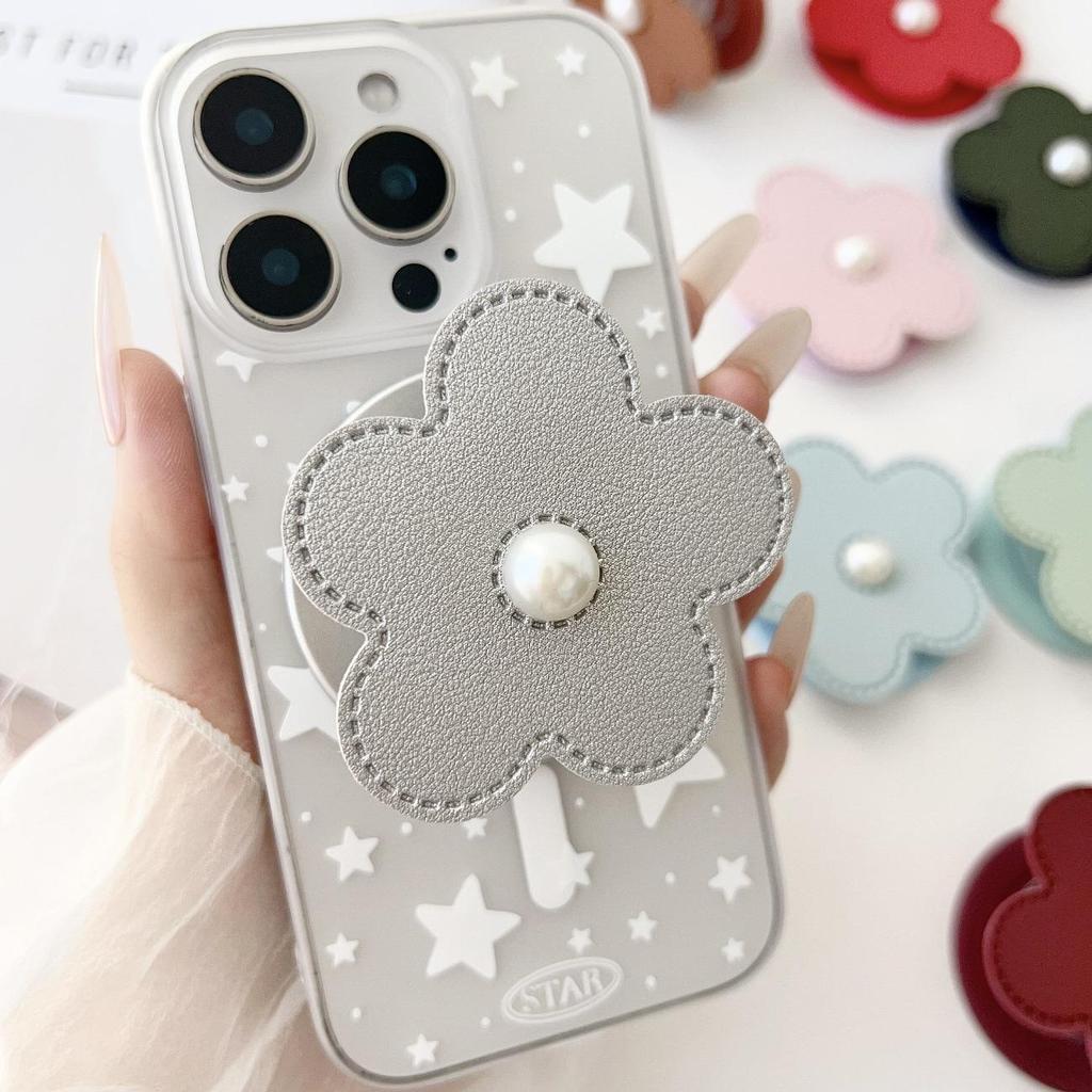 Pearl Leather Flower MagSafe Phone Holder: Strong Retractable Magnetic Grip