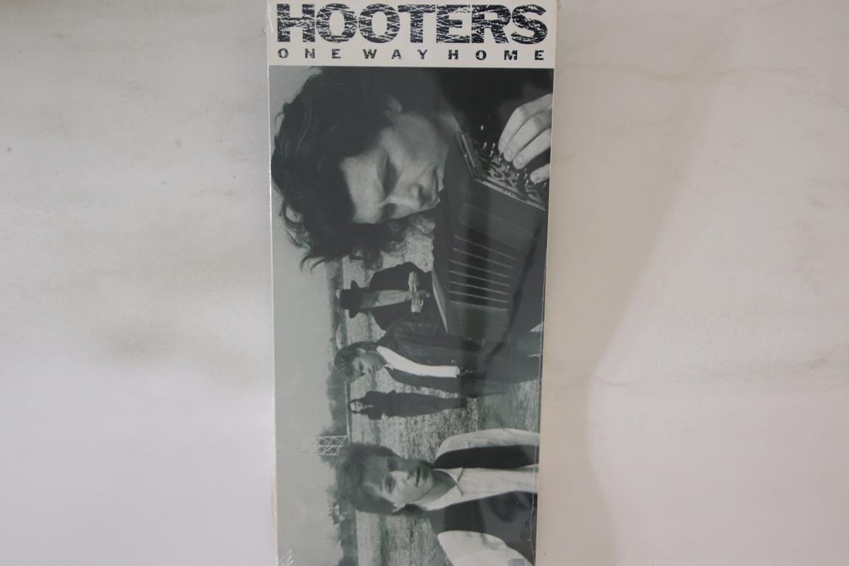 

CD HOOTERS - One Way Home (Longbox) CK40659 COLUMBIA US Rock Used