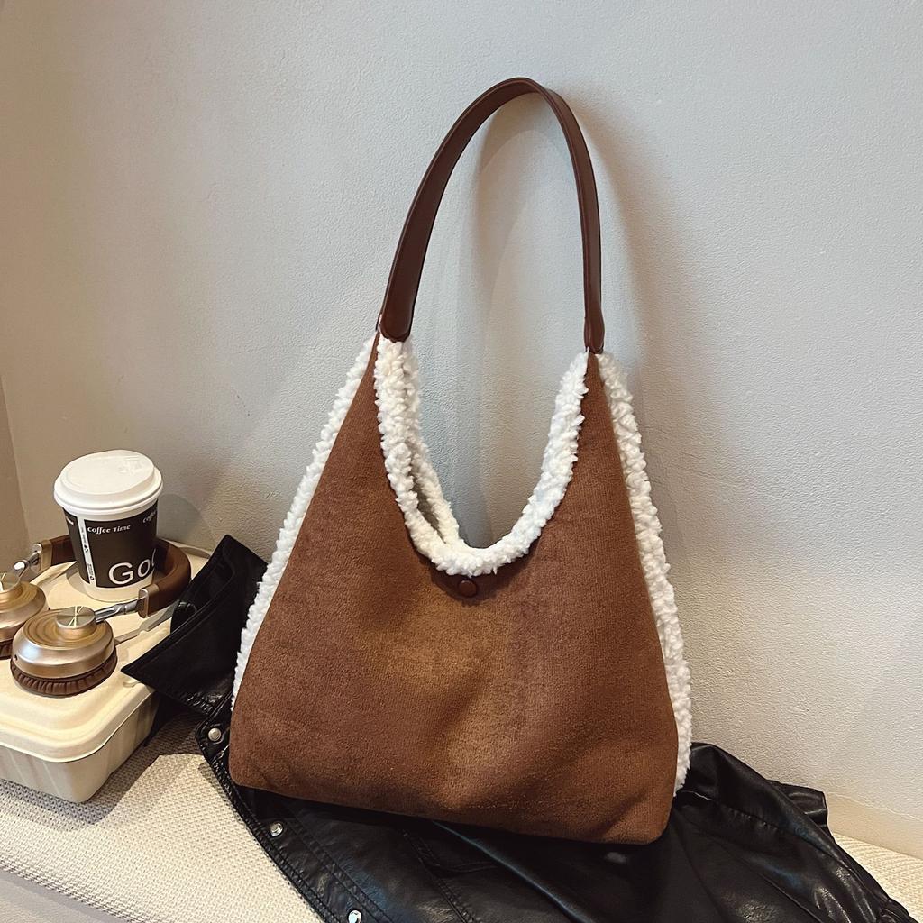 Design Vintage Lamb Wool Bag Women'S Fashion Hand Carrying Large Capacity Commuter Armpit Shoulder Bag