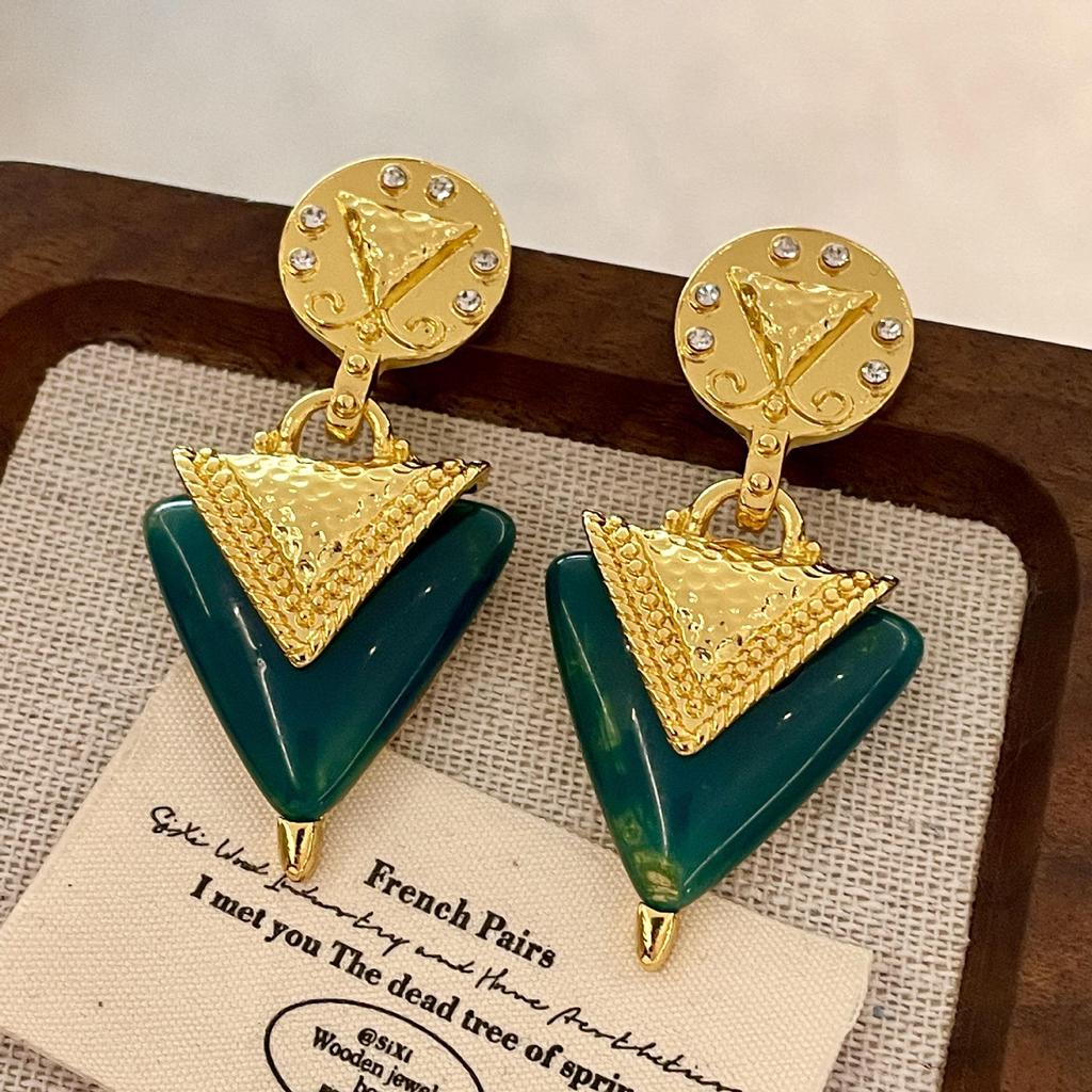 Elegant Dark Green Rhinestone Triangle Earrings with Gold Inlaid Geometric Design