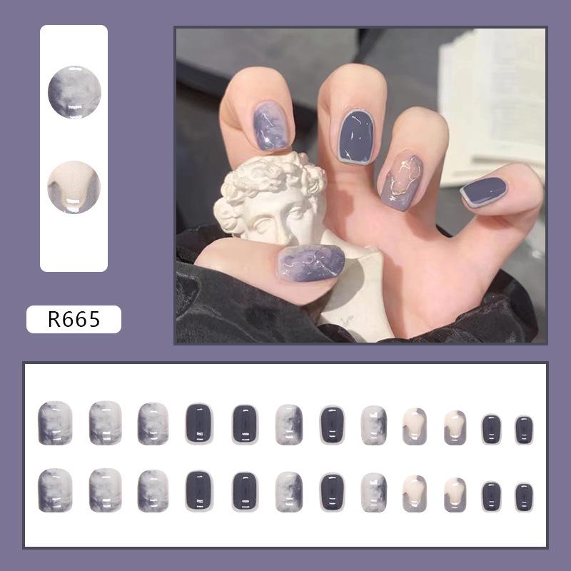 24 Pcs Winter Glacier Blue Gradual Change Smudge Wear Armor Simple Sweet Cool Ins Wind White Fake Nails