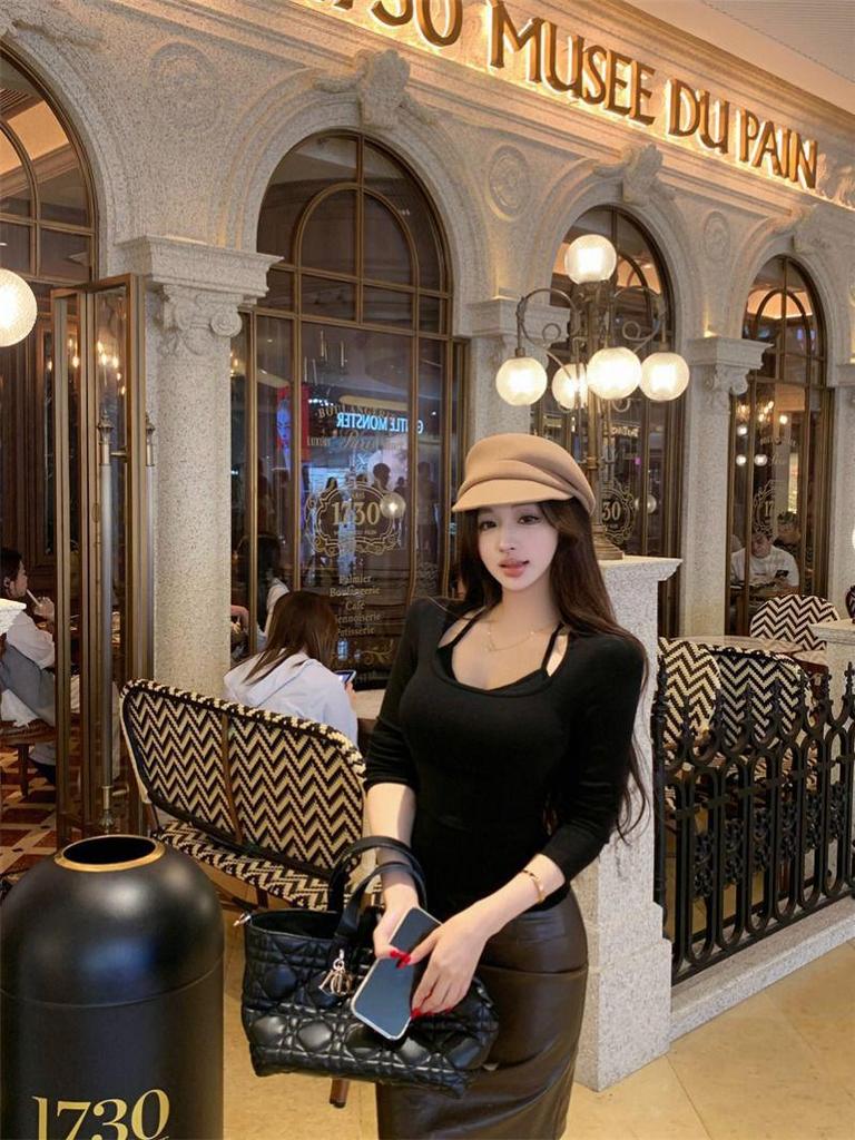 Women's Patchwork Faux Two-Piece Halter Long-Sleeve T-Shirt, Autumn Slim Fit Waist-Cinched Layer, Pure Desire Style Tight Inner Top.