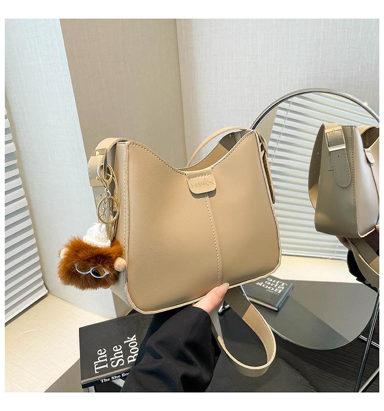 

Универсальная модная маленькая сумка женская 2025 новое ощущение зарубежная сумка через плечо сумка подмышку текстура встык сумка-мессенджер Without pendant