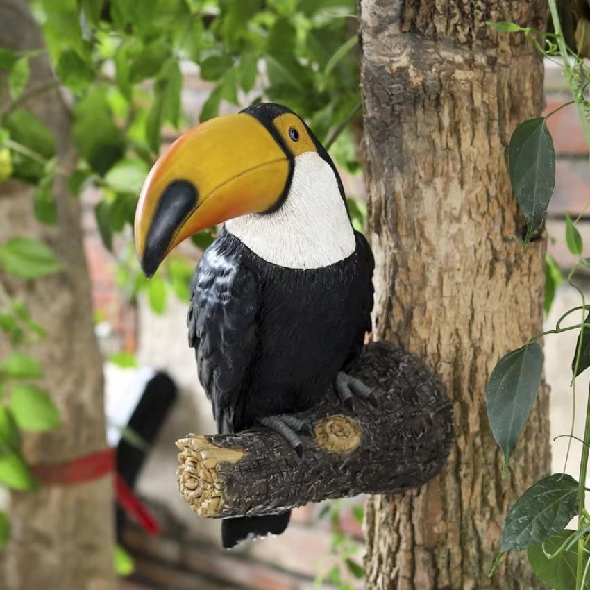 1 Pcs Bird Figurine Tree Hugger Decor Hanging Resin Ornaments Garden Statue Creative Simulation Animal Yard Wall Decoration