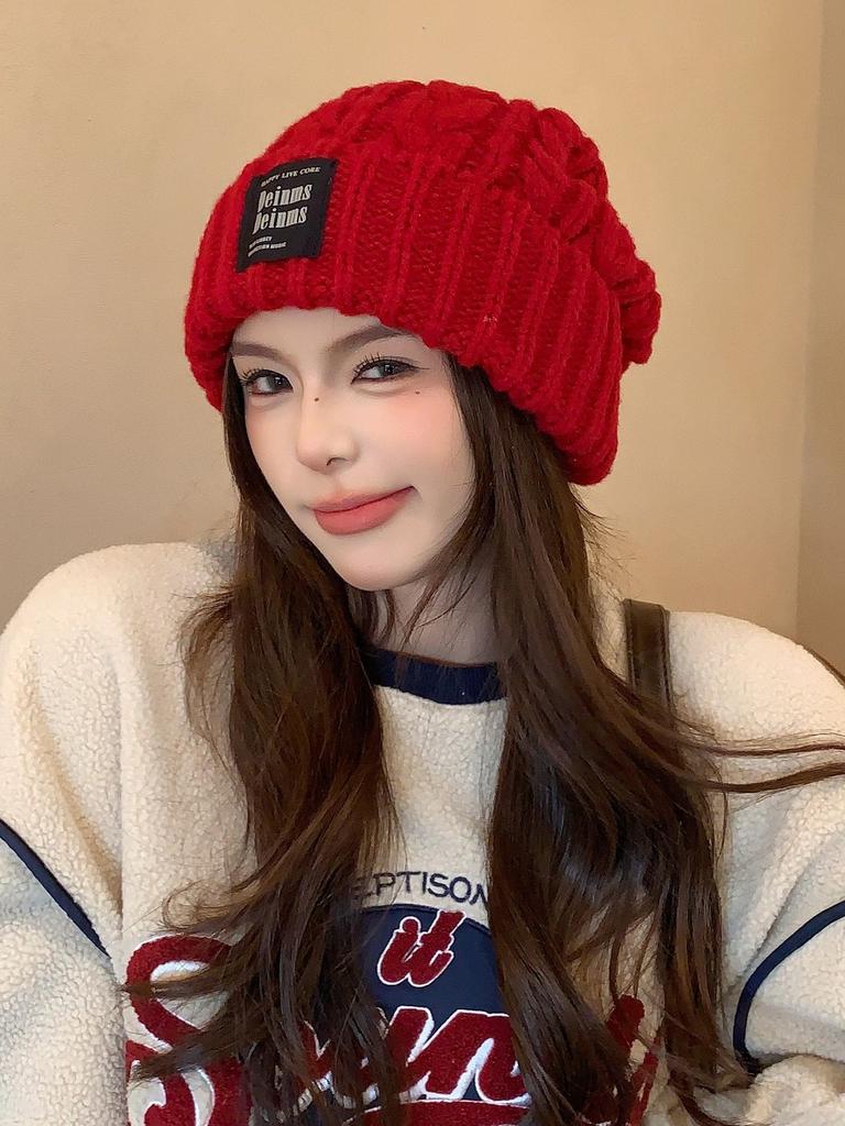 Knitted Hat Style With Letter Decor And Big Head Circumference For Casual Wear