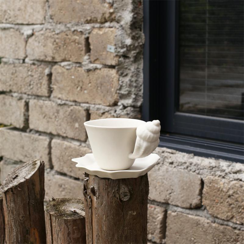 1Set Original Design Frosted Ceramic Conch Shell Coffee Cup and Saucer, Ocean Style Conch Shell Shaped Mug Coffee Cup and Saucer
