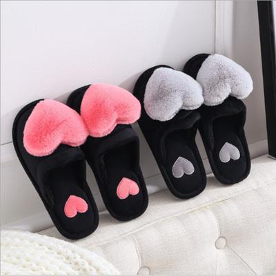 2024 Herzförmige Hausschuhe Damen Warme rutschfeste Plateauschuhe Indoor Fashion Süße Baumwollpantoffeln Chaussons Plats