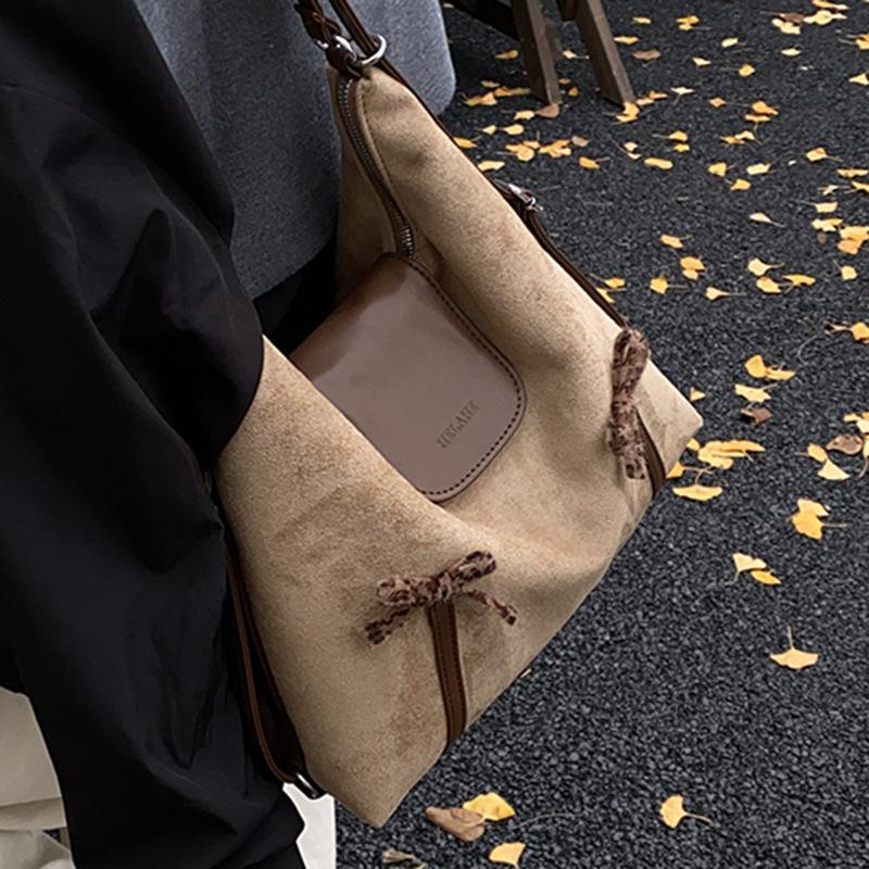 Large Capacity Double Shoulder Bag Women's Autumn 2025 New Fashion Retro Commuter Bag Single Shoulder Messenger Bag Tote Bag