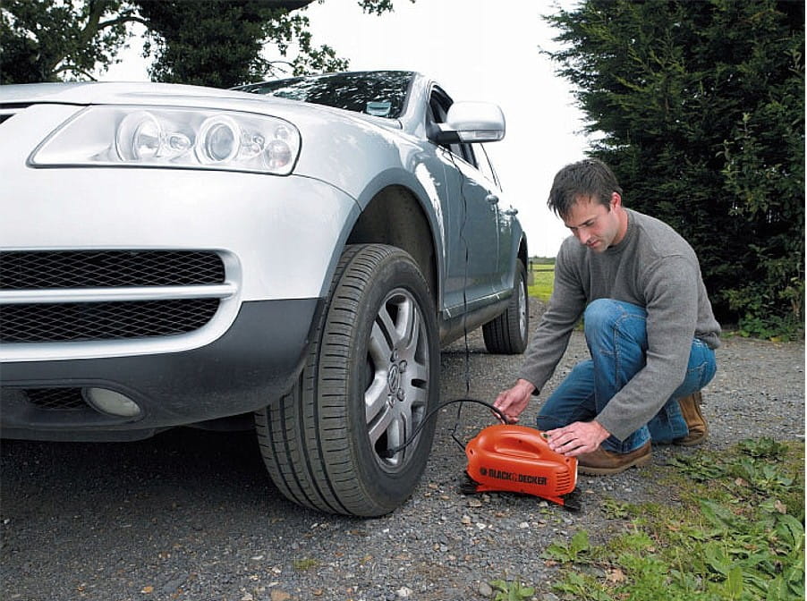 Black+Decker Compressor / Mini Compressor 12V 8.3Bar Asi200
