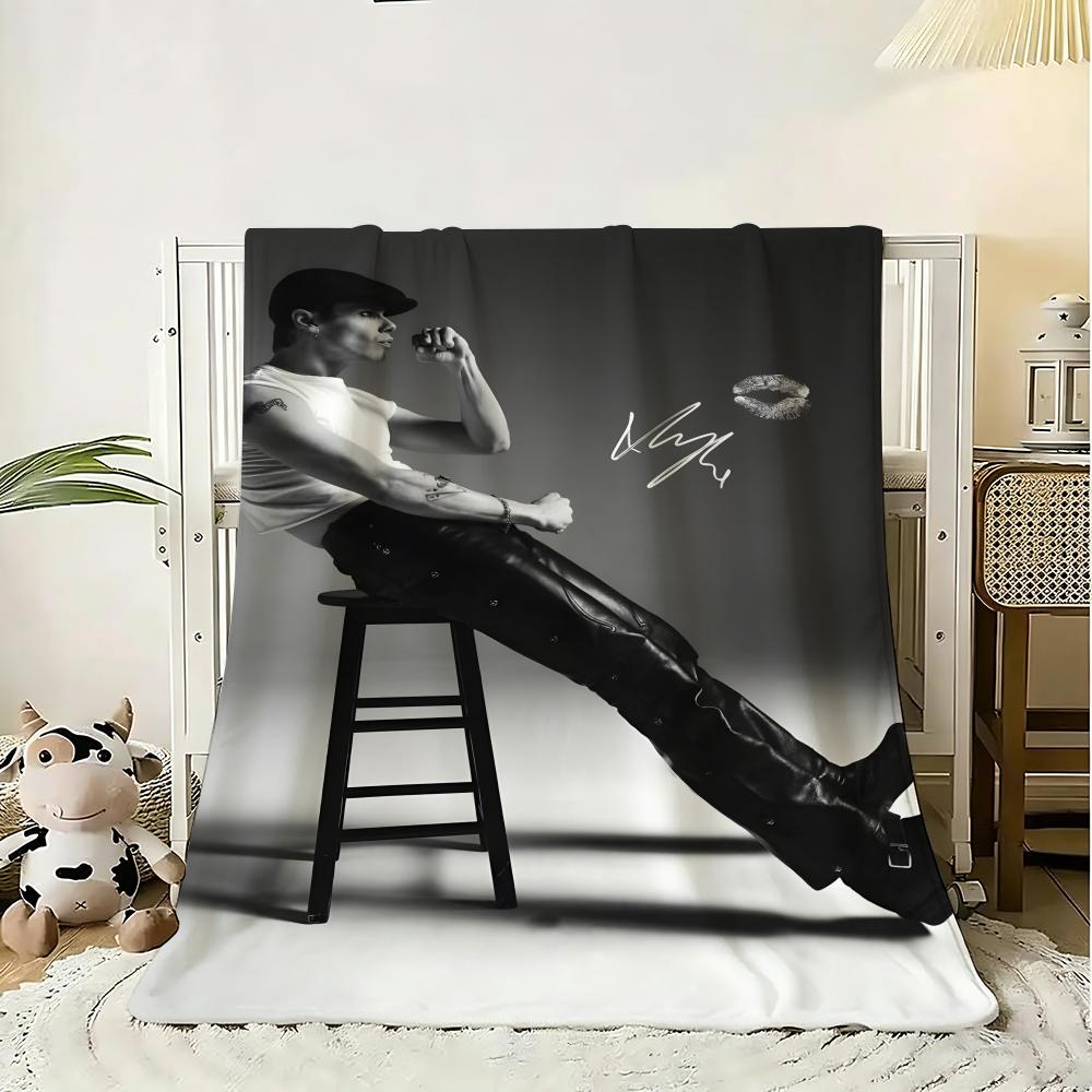 Singer Y-Yungblud Throw Soft Flannel Throw Blanket, Lightweight Breathable Summer Nap Blanket For Sofa Home Travel Cozy Decor
