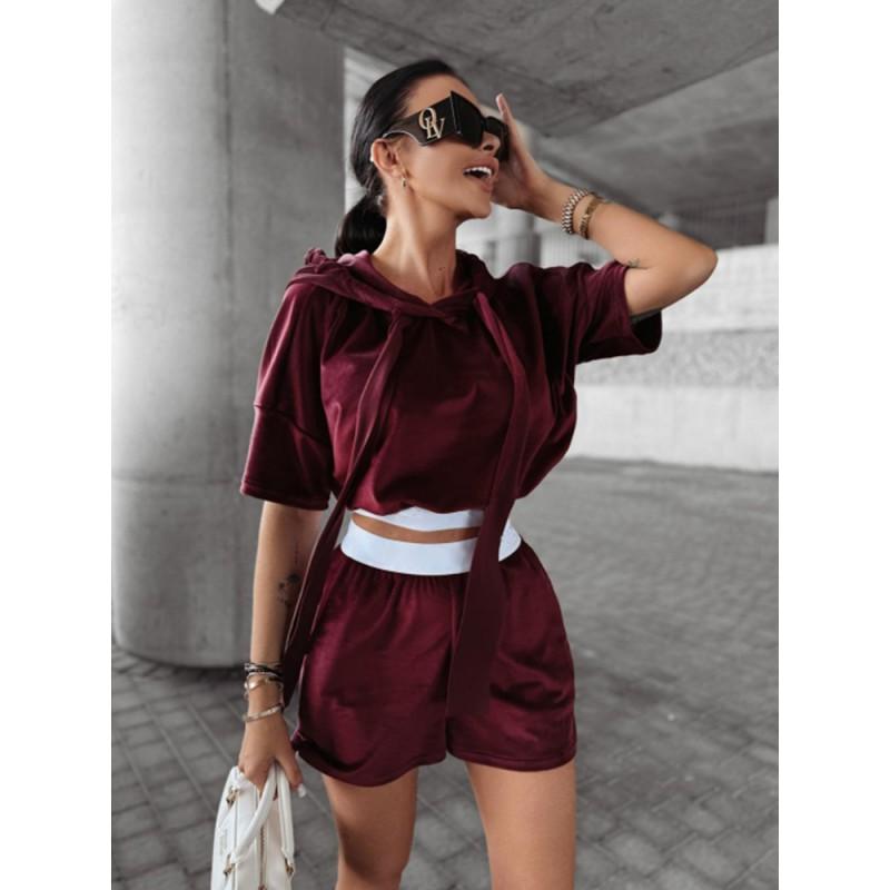 Womens Casual 2-Piece Set: Hooded Short-Sleeve Cropped Sweatshirt Elastic Waist Capri Shorts Solid Color Wear