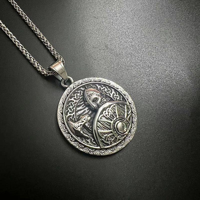 Vysoko kvalitný štít Viking Warrior Axe Shield Titánový oceľový prívesok pre mužov Náhrdelník z nehrdzavejúcej ocele Strieborné šperky Hip Hop Street