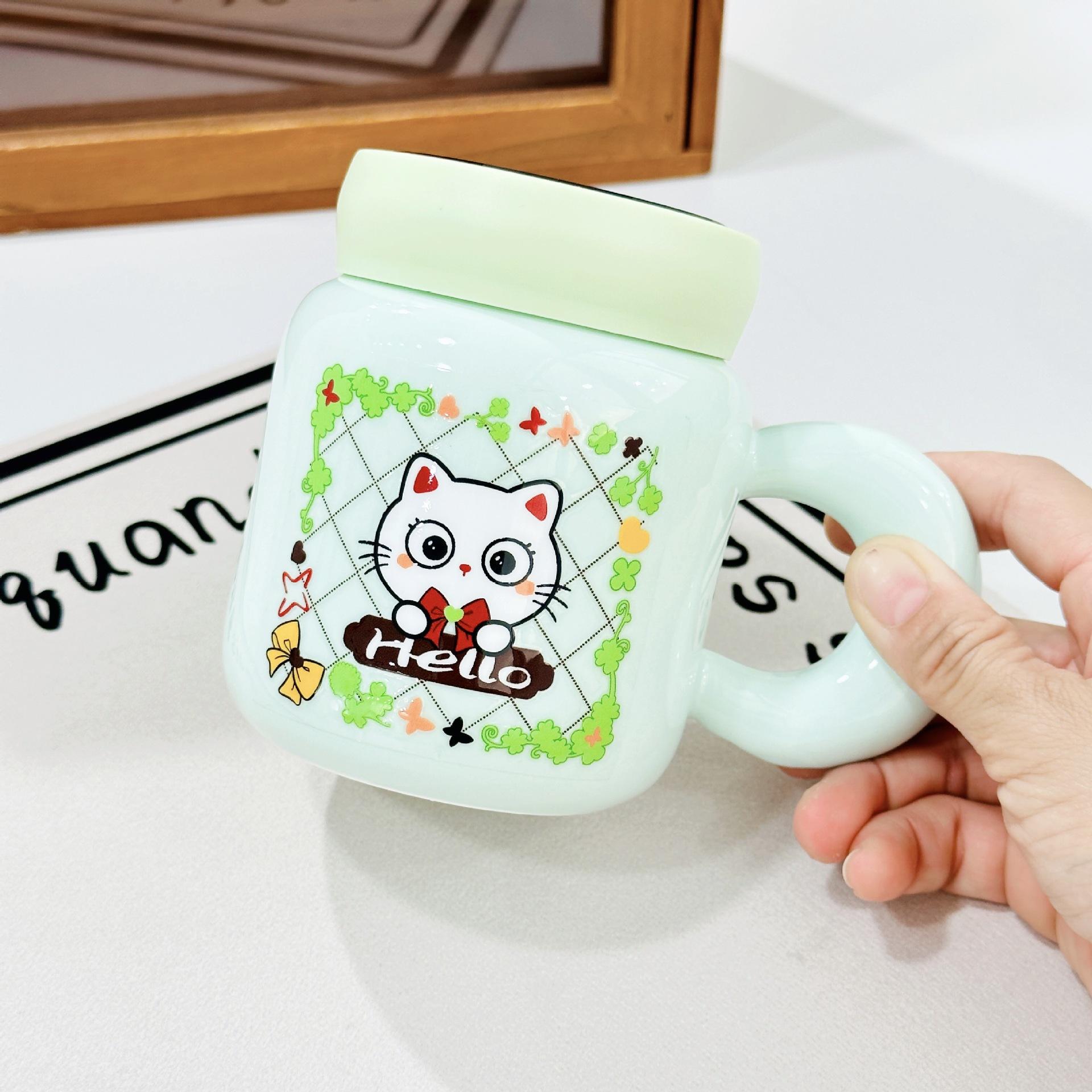 

Мультяшная керамическая кружка Милая зеркальная отметка с крышкой Чашка для воды Маленькая подарочная коробка Студенческая парная кружка Большой объем Устойчивость к высоким температурам .