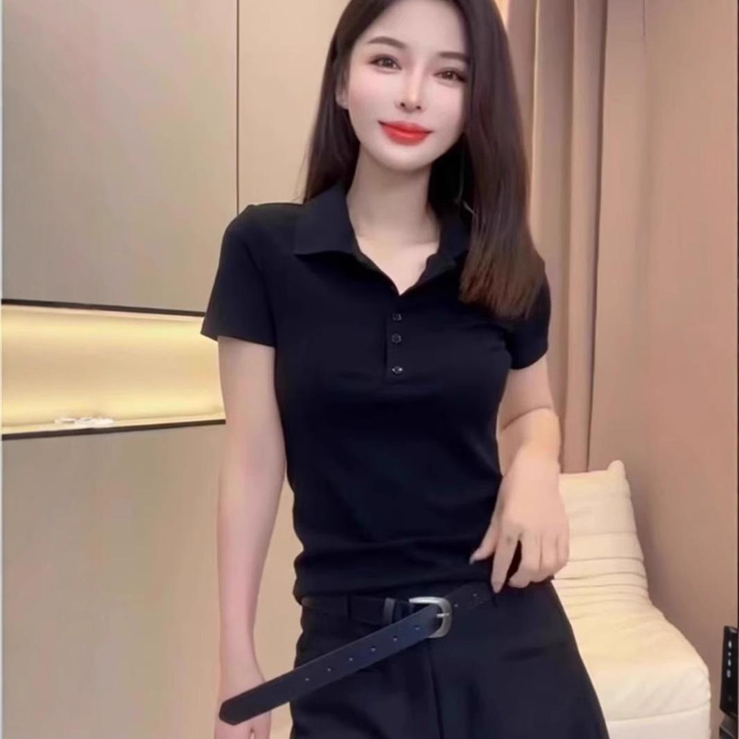 

Женская футболка ПОЛО с воротником на пуговицах, с коротким рукавом, спереди на плече, 2025 новая популярная летняя шикарная красивая рубашка, топ, скрывающий живот S чёрный