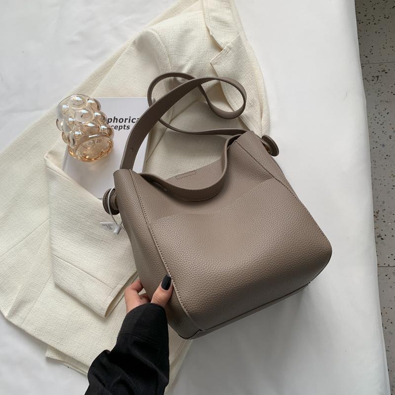 

Сумки-ведра через плечо для женщин 2024 года, женские дизайнерские трендовые сумки через плечо из кожи, сумки и кошельки хаки